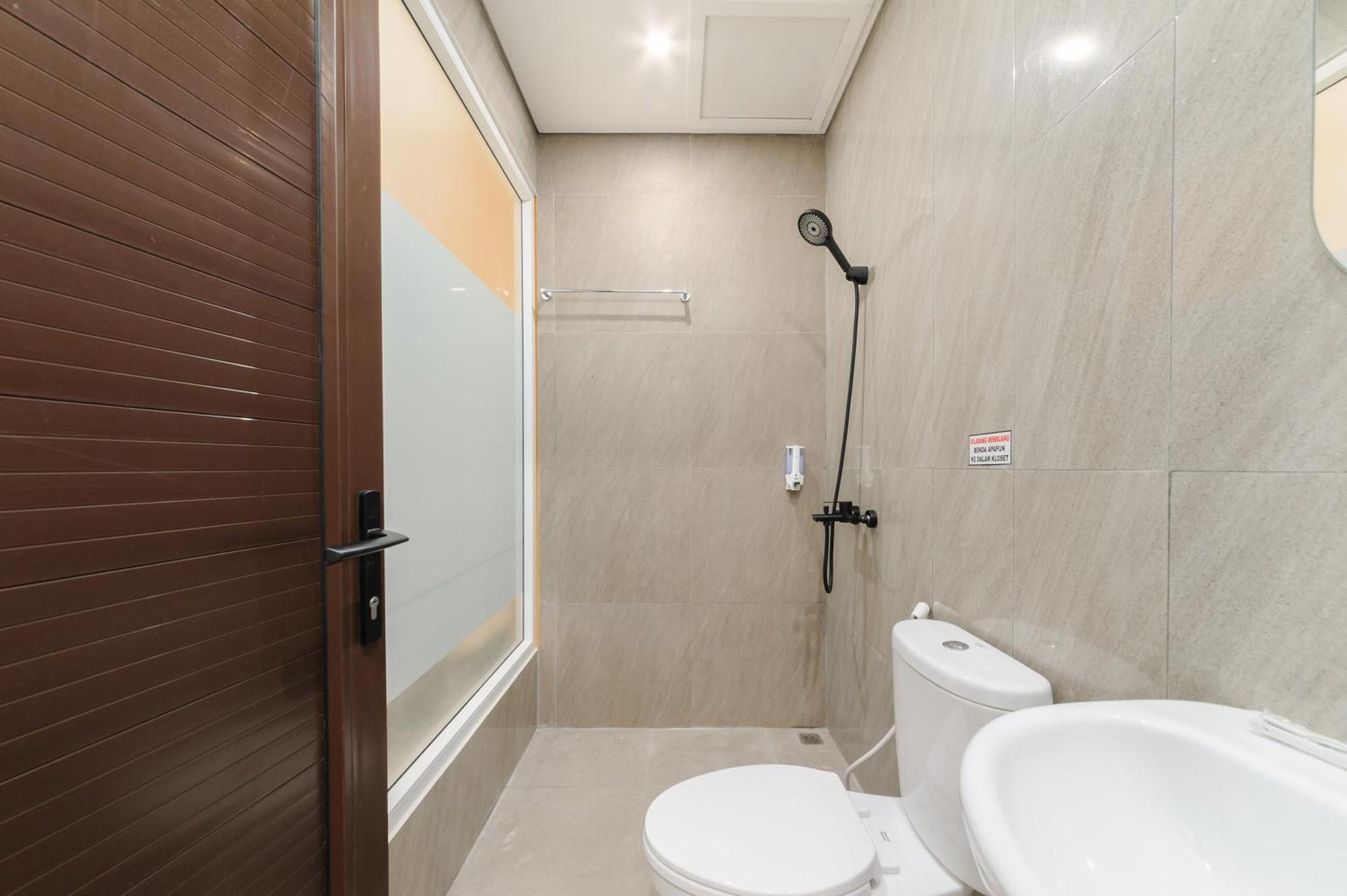 Sans Hotel Tajur Bogor Bantarkamang エクステリア 写真