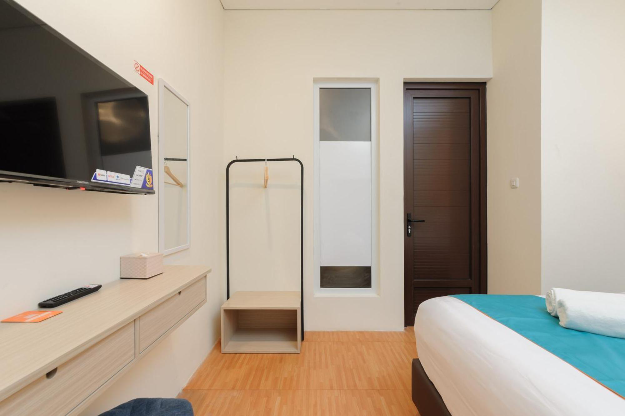 Sans Hotel Tajur Bogor Bantarkamang エクステリア 写真