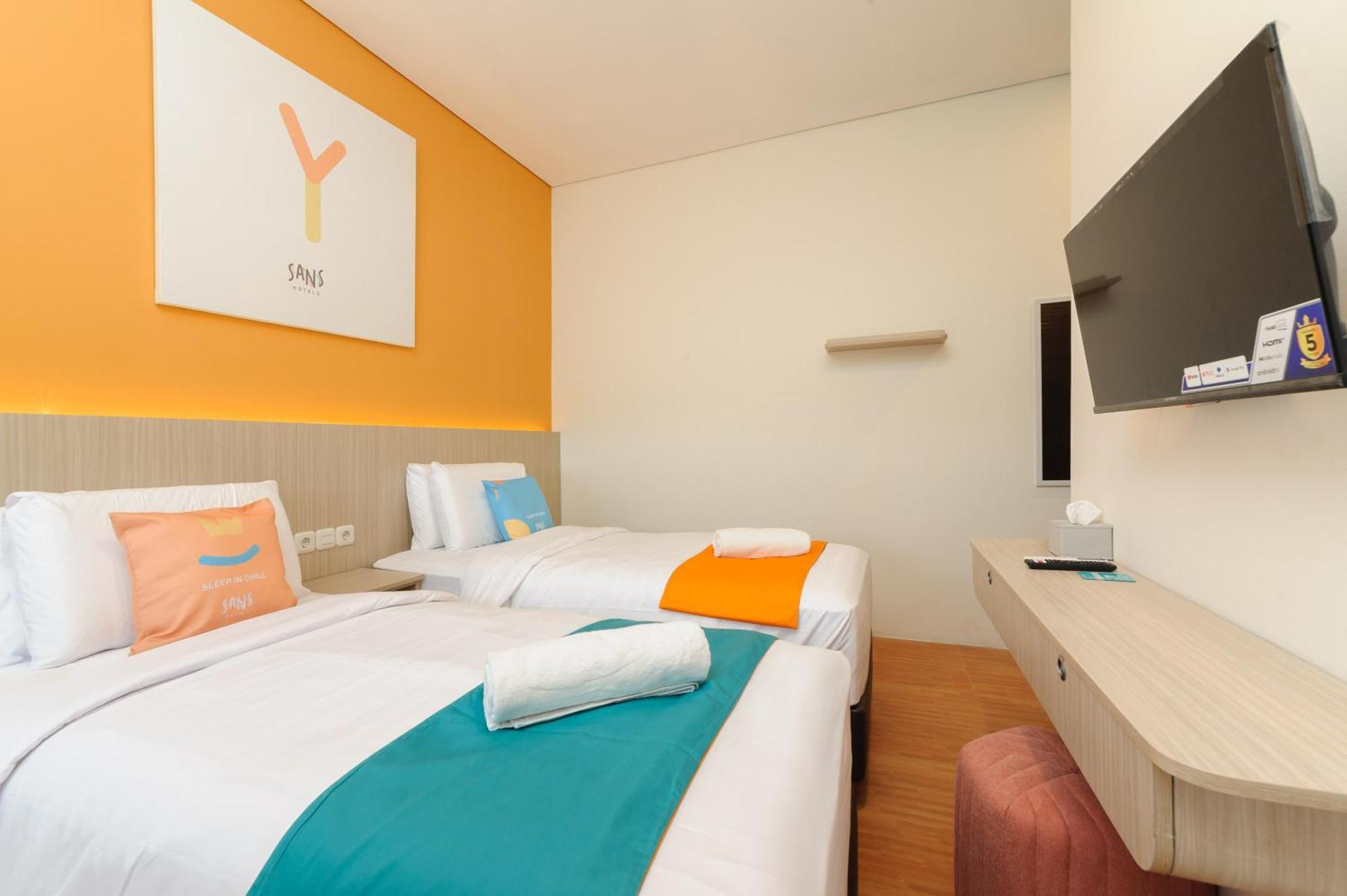 Sans Hotel Tajur Bogor Bantarkamang エクステリア 写真