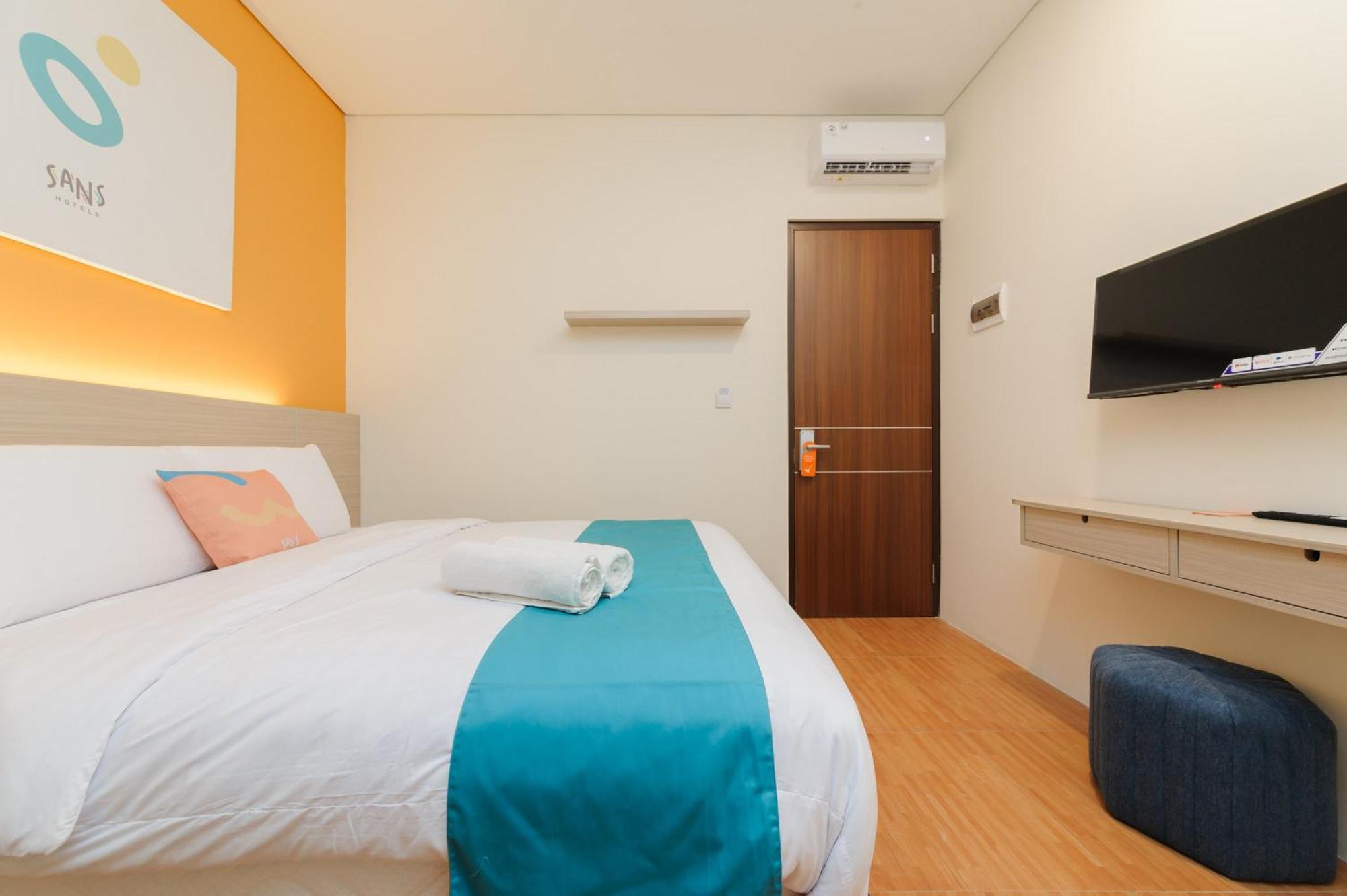 Sans Hotel Tajur Bogor Bantarkamang エクステリア 写真